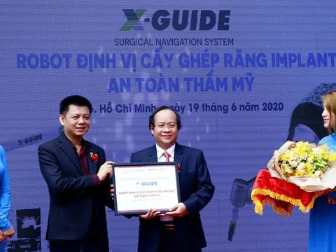 Việt Nam ứng dụng thành công Robot định vị trong cấy ghép răng Implant